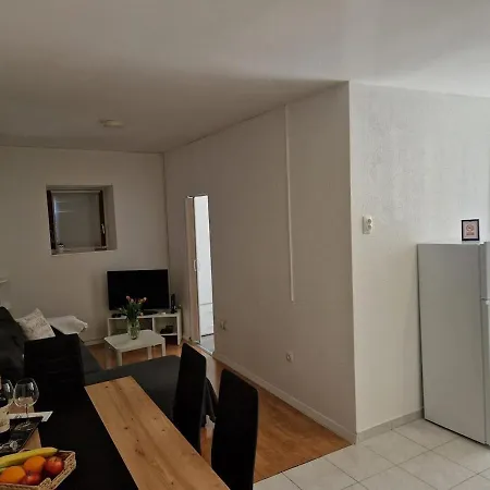 Apartment Apartment Split